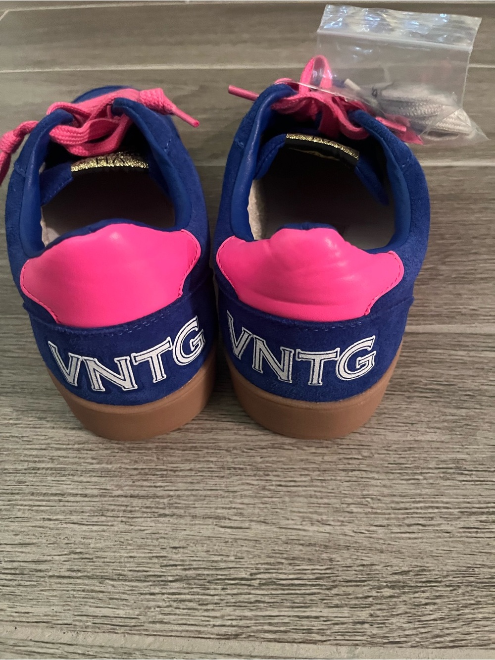 Vintage Havana Blue Suede Sneakers with Hot Pink Star & Laces size 9 NEW - Picture 4 of 4